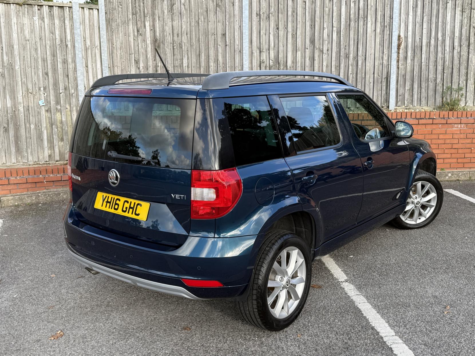 Skoda Yeti 1.2 TSI SE SUV 5dr Petrol DSG Euro 6 (s/s) (110 ps)