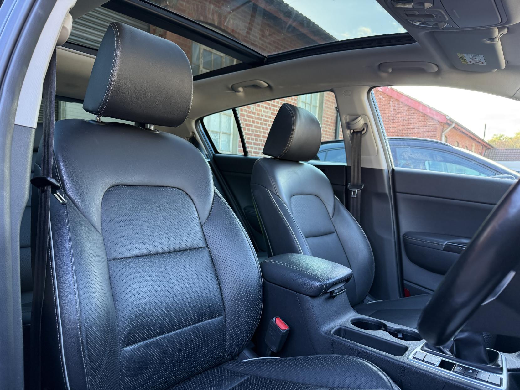 Kia Sportage 1.6 CRDi 4 SUV 5dr Diesel Manual Euro 6 (s/s) (134 bhp)