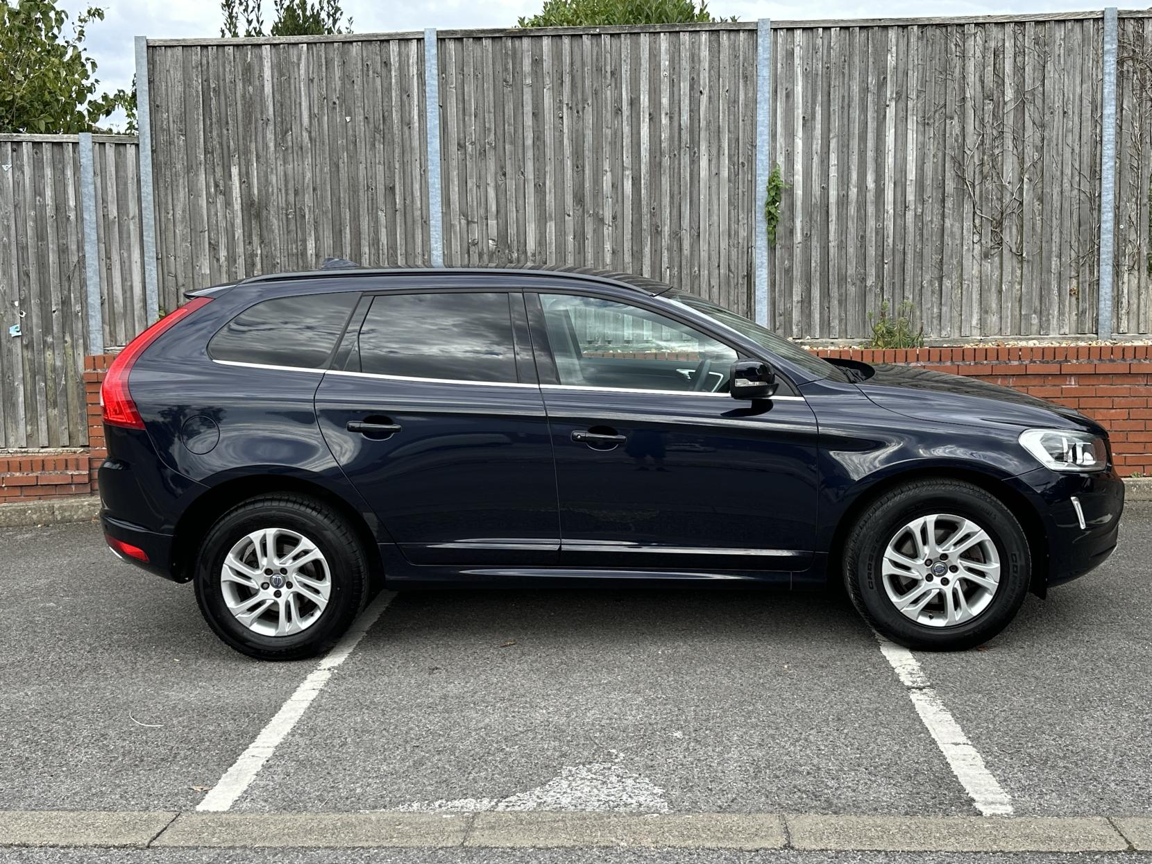 Volvo XC60 2.4 D4 SE SUV 5dr Diesel Manual AWD Euro 6 (s/s) (190 ps)