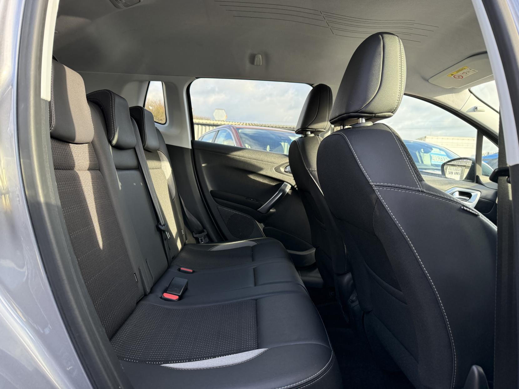 Peugeot 2008 1.6 BlueHDi Allure SUV 5dr Diesel Manual Euro 6 (s/s) (100 ps)