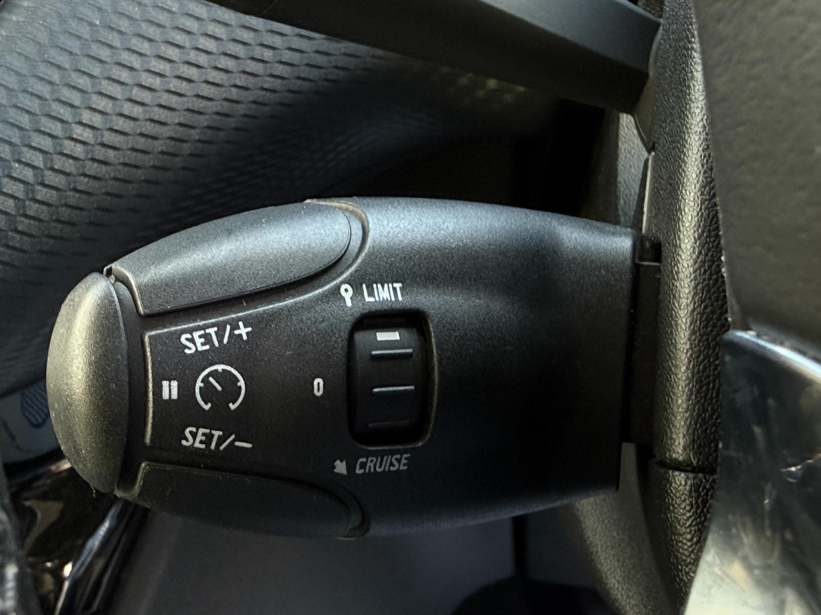 Peugeot 2008 1.6 BlueHDi Allure SUV 5dr Diesel Manual Euro 6 (s/s) (100 ps)