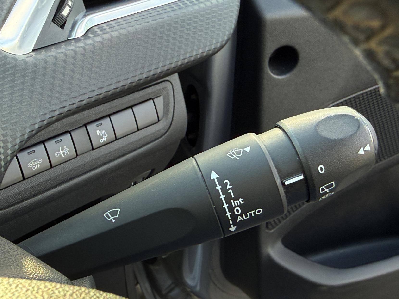 Peugeot 2008 1.6 BlueHDi Allure SUV 5dr Diesel Manual Euro 6 (s/s) (100 ps)