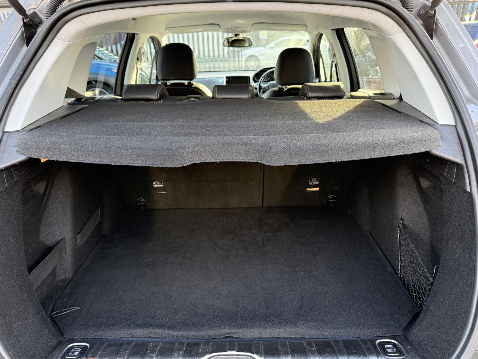 Peugeot 2008 1.6 BlueHDi Allure SUV 5dr Diesel Manual Euro 6 (s/s) (100 ps)