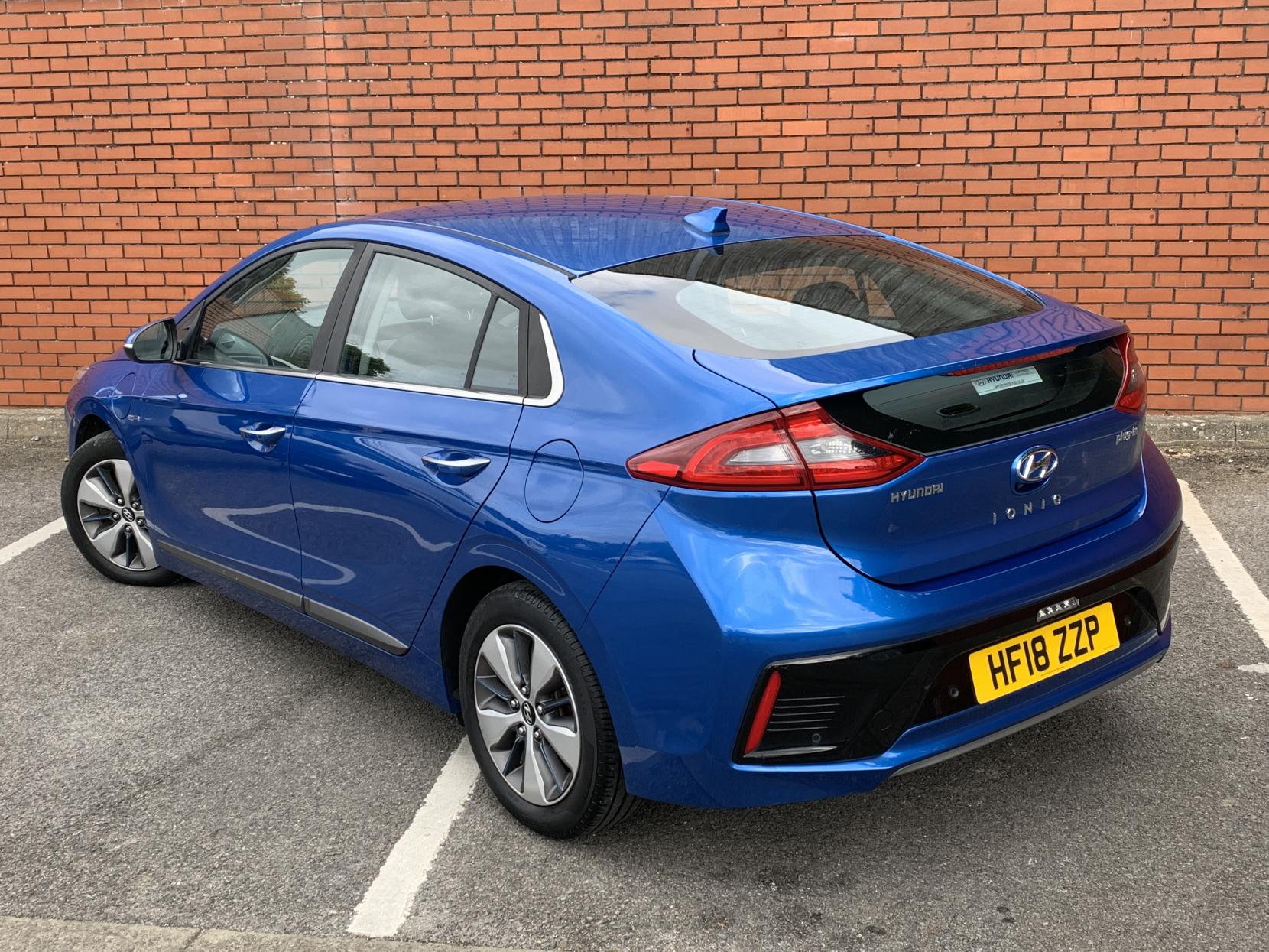 Hyundai IONIQ 1.6 h-GDi 8.9kWh Premium Hatchback 5dr Petrol Plug-in Hybrid DCT Euro 6 (s/s) (141 ps)