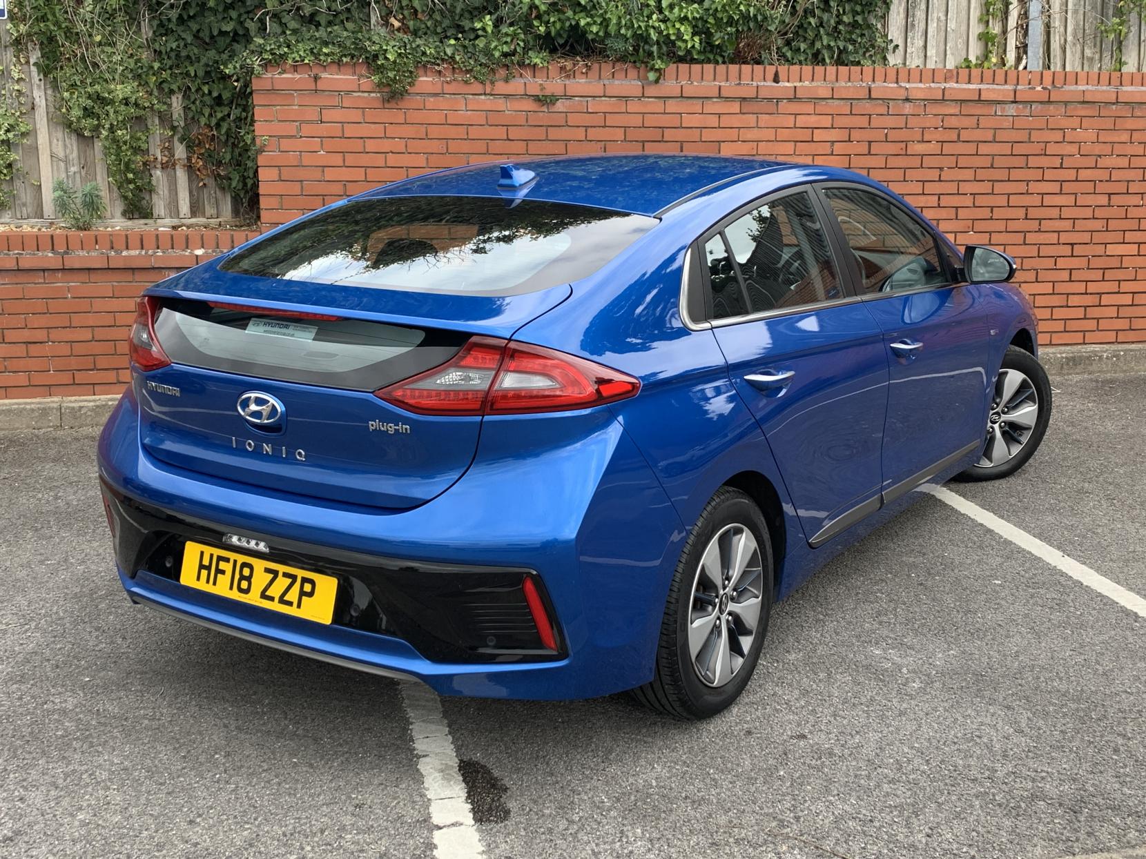 Hyundai IONIQ 1.6 h-GDi 8.9kWh Premium Hatchback 5dr Petrol Plug-in Hybrid DCT Euro 6 (s/s) (141 ps)