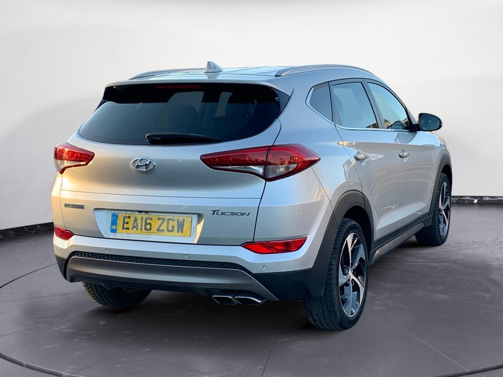 Hyundai TUCSON 2.0 CRDi Blue Drive Premium SUV 5dr Diesel Manual Euro 6 (s/s) (136 ps)