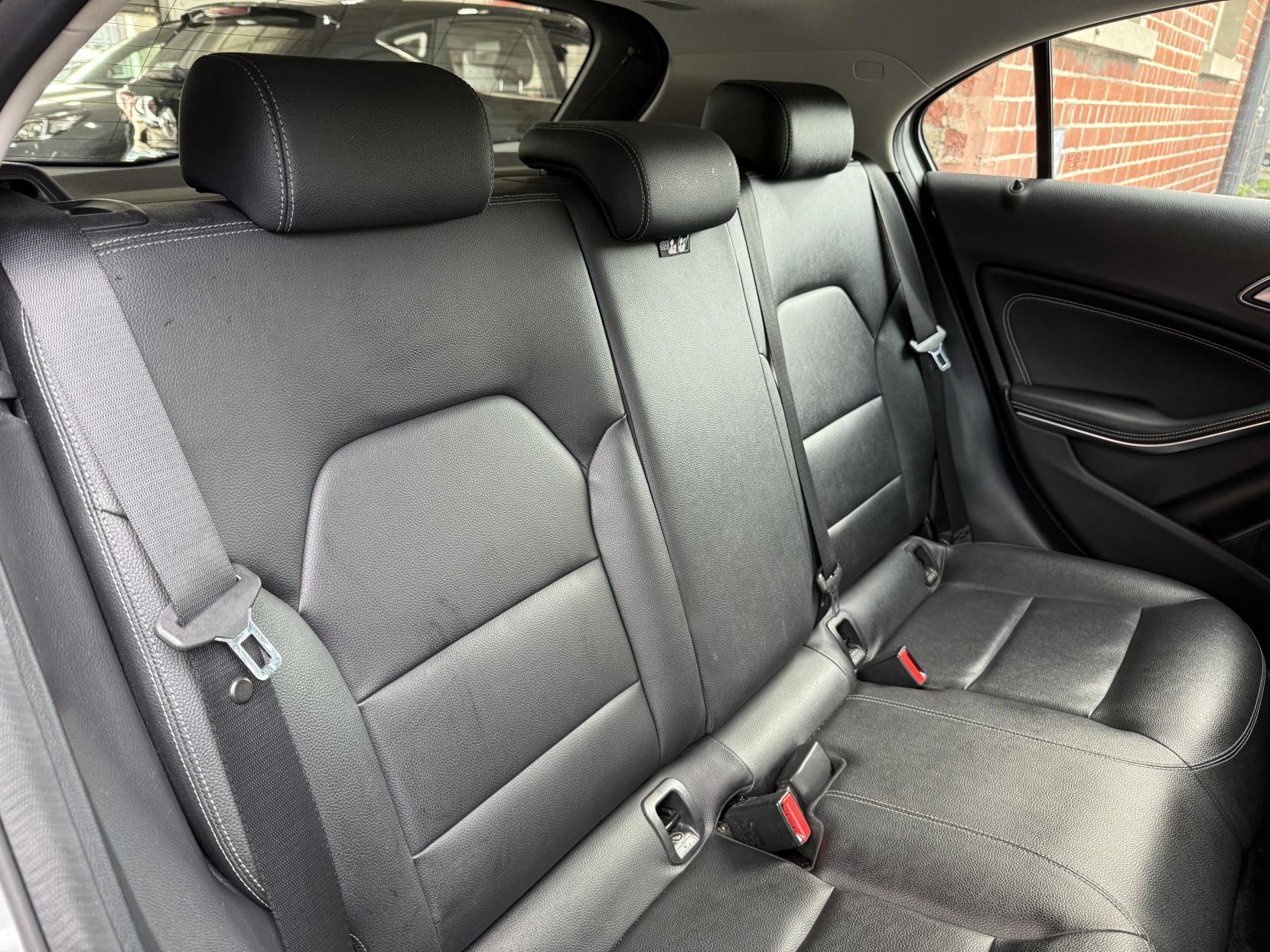 Mercedes-Benz A Class 1.5 A180d Sport (Premium) Hatchback 5dr Diesel 7G-DCT Euro 6 (s/s) (109 ps)