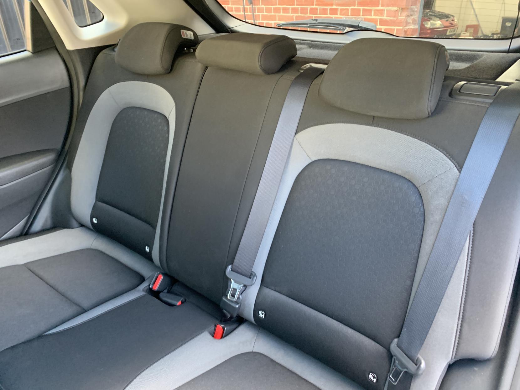 Hyundai KONA 1.0 T-GDi Premium SUV 5dr Petrol Manual Euro 6 (s/s) (120 ps)