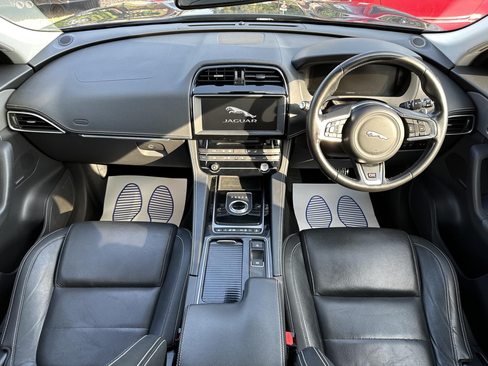 Jaguar F-PACE 3.0 V6 S SUV 5dr Petrol Auto AWD Euro 6 (s/s) (380 ps)
