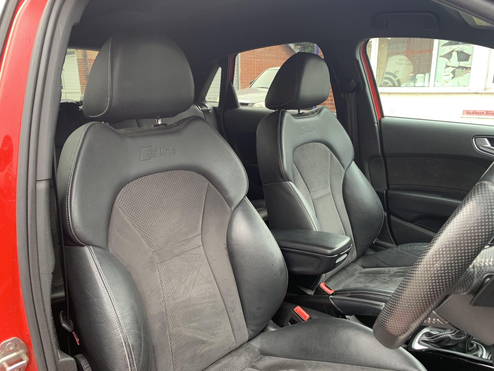 Audi A1 1.4 TFSI CoD Black Edition Sportback 5dr Petrol S Tronic Euro 6 (s/s) (Nav) (150 ps)