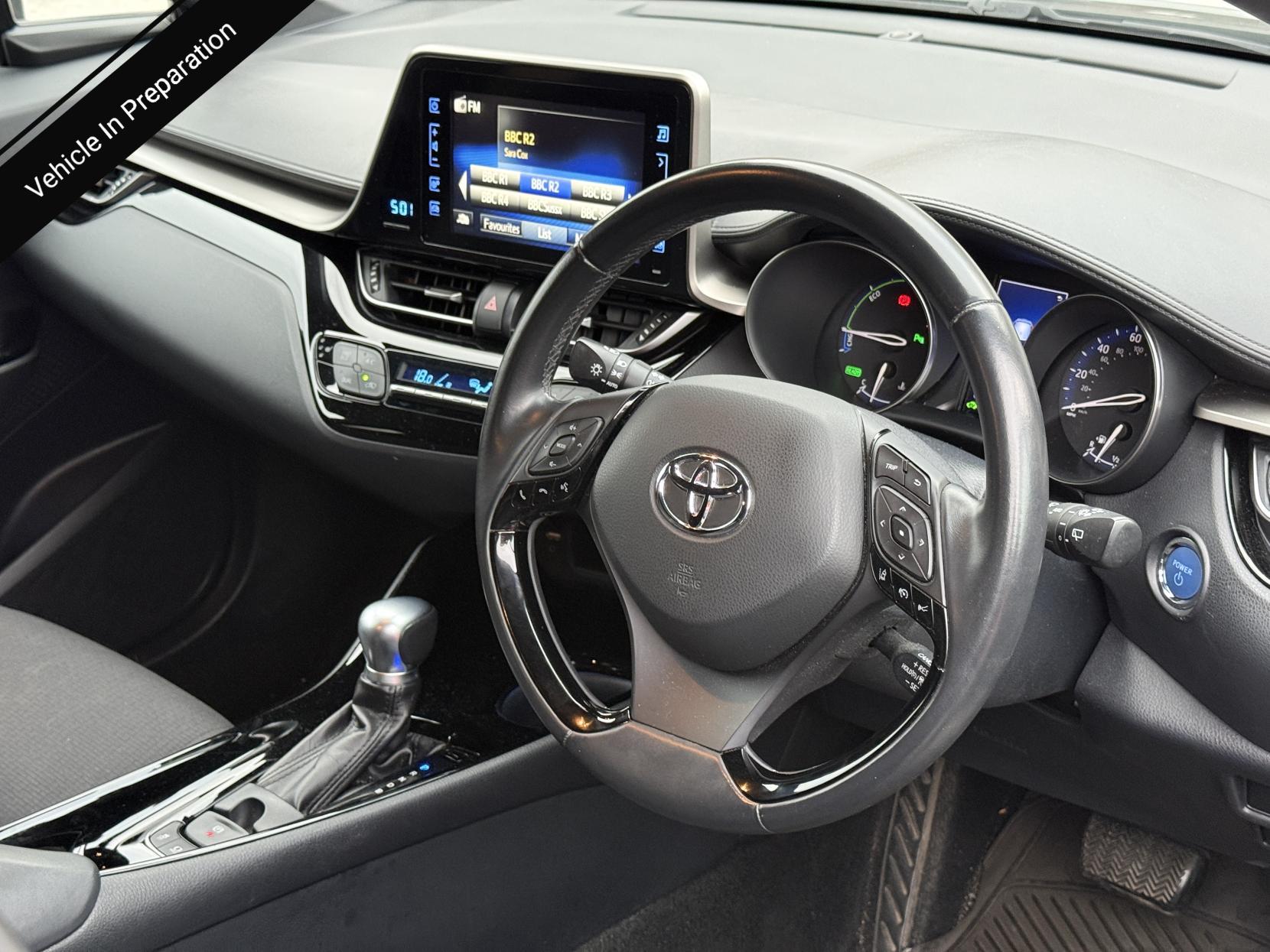 Toyota C-HR 1.8 VVT-h Design SUV 5dr Petrol Hybrid CVT Euro 6 (s/s) (122 ps)