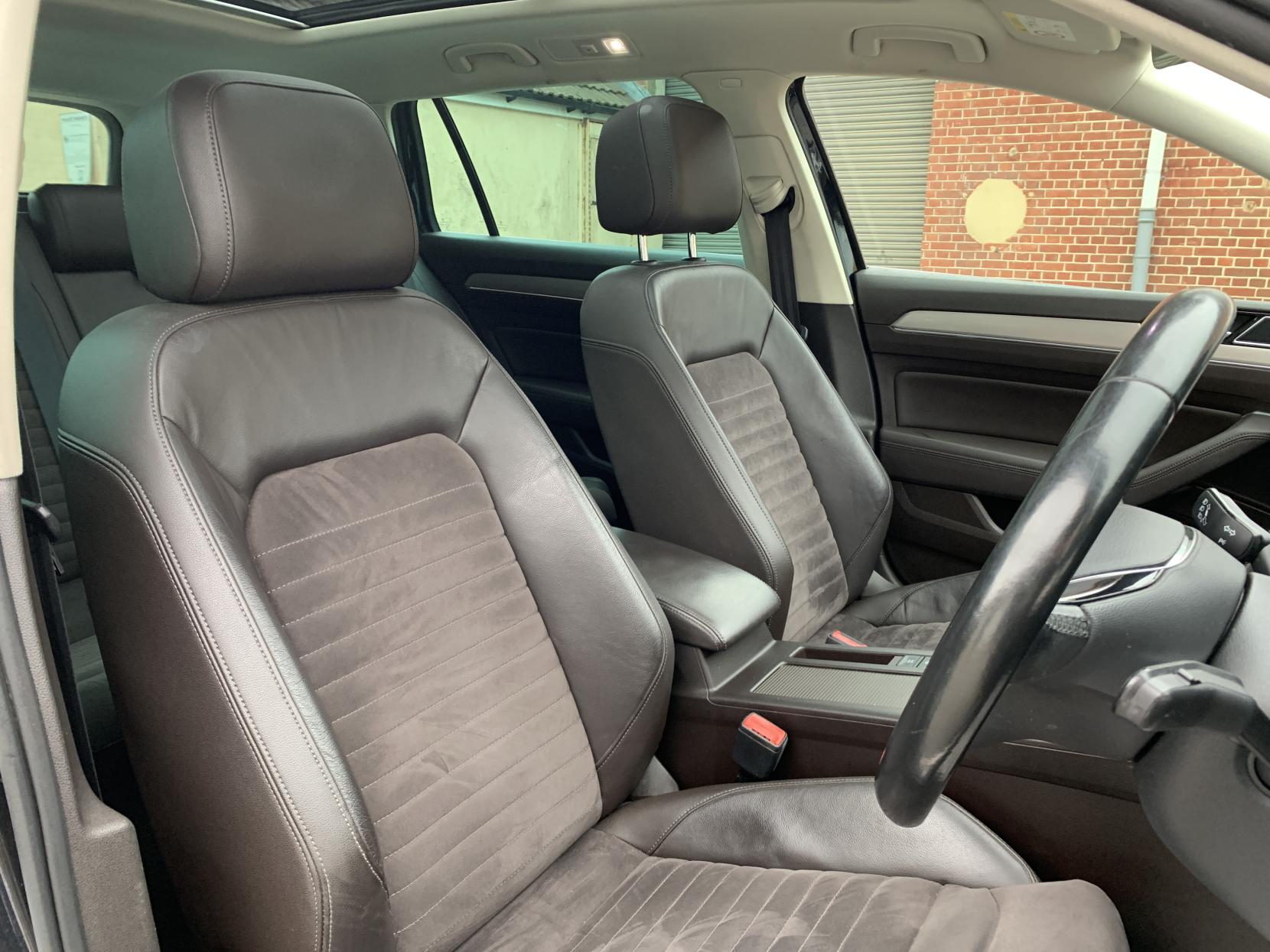 Volkswagen Passat 2.0 TDI BlueMotion Tech GT Estate 5dr Diesel Manual Euro 6 (s/s) (150 ps)