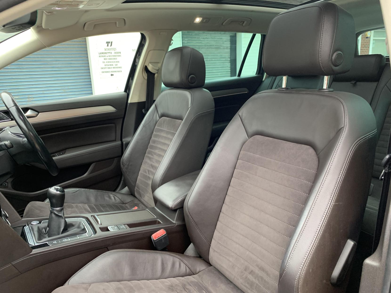 Volkswagen Passat 2.0 TDI BlueMotion Tech GT Estate 5dr Diesel Manual Euro 6 (s/s) (150 ps)