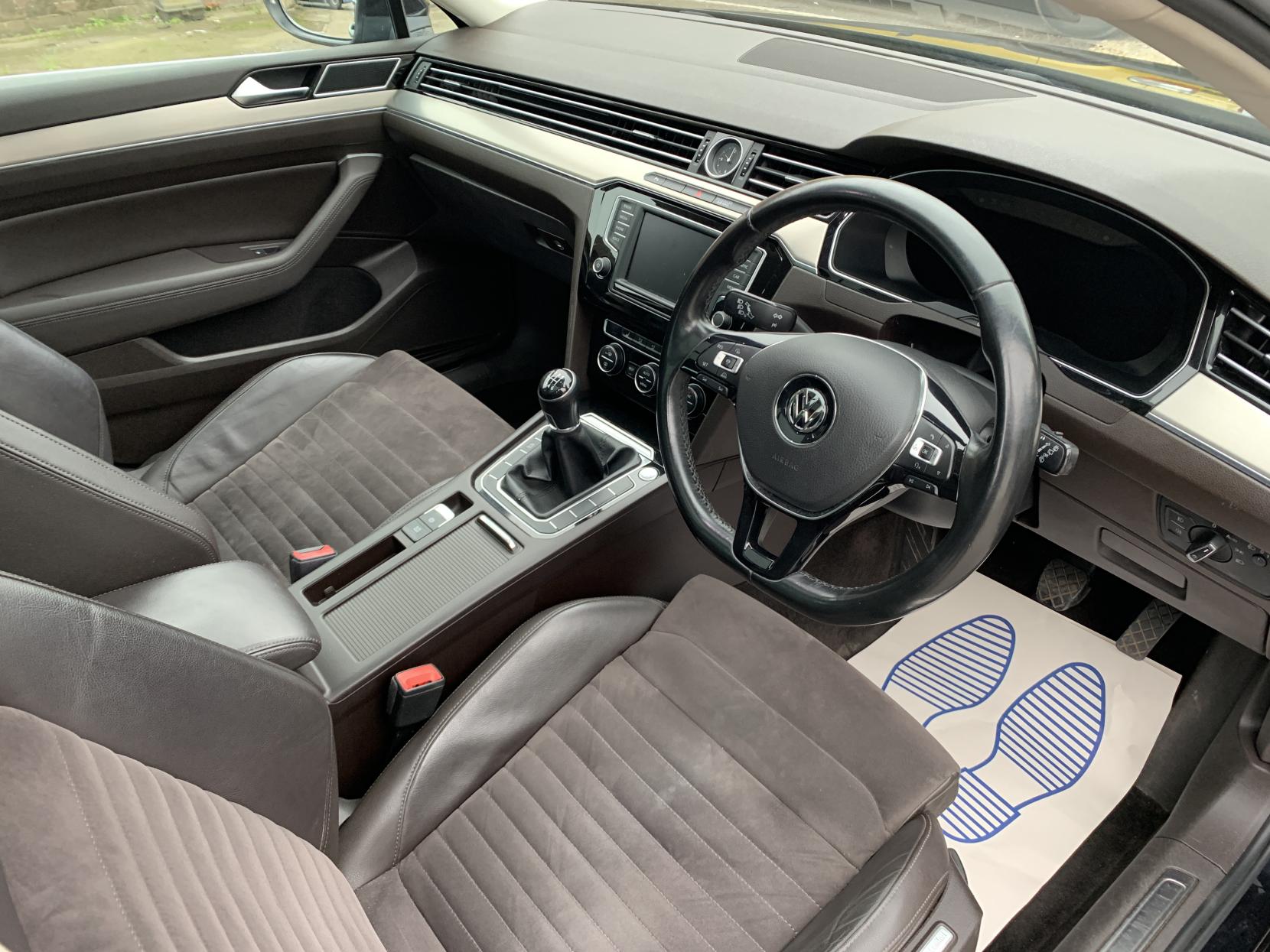 Volkswagen Passat 2.0 TDI BlueMotion Tech GT Estate 5dr Diesel Manual Euro 6 (s/s) (150 ps)