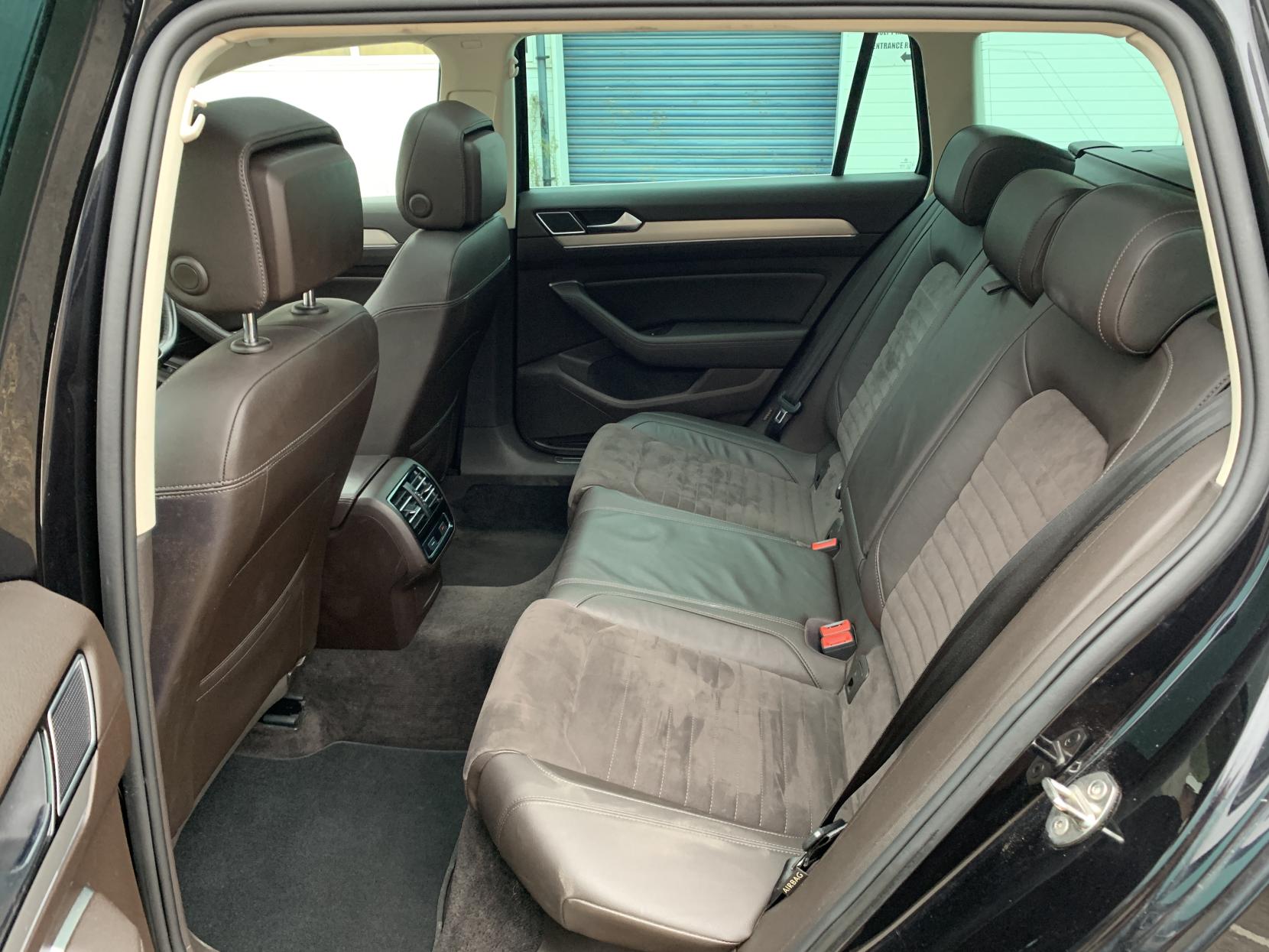 Volkswagen Passat 2.0 TDI BlueMotion Tech GT Estate 5dr Diesel Manual Euro 6 (s/s) (150 ps)