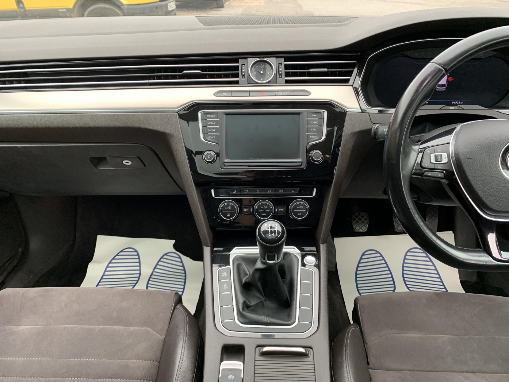 Volkswagen Passat 2.0 TDI BlueMotion Tech GT Estate 5dr Diesel Manual Euro 6 (s/s) (150 ps)