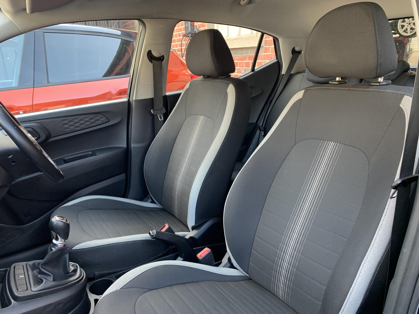 Hyundai i10 1.0 SE Connect Hatchback 5dr Petrol Manual Euro 6 (s/s) (67 ps)