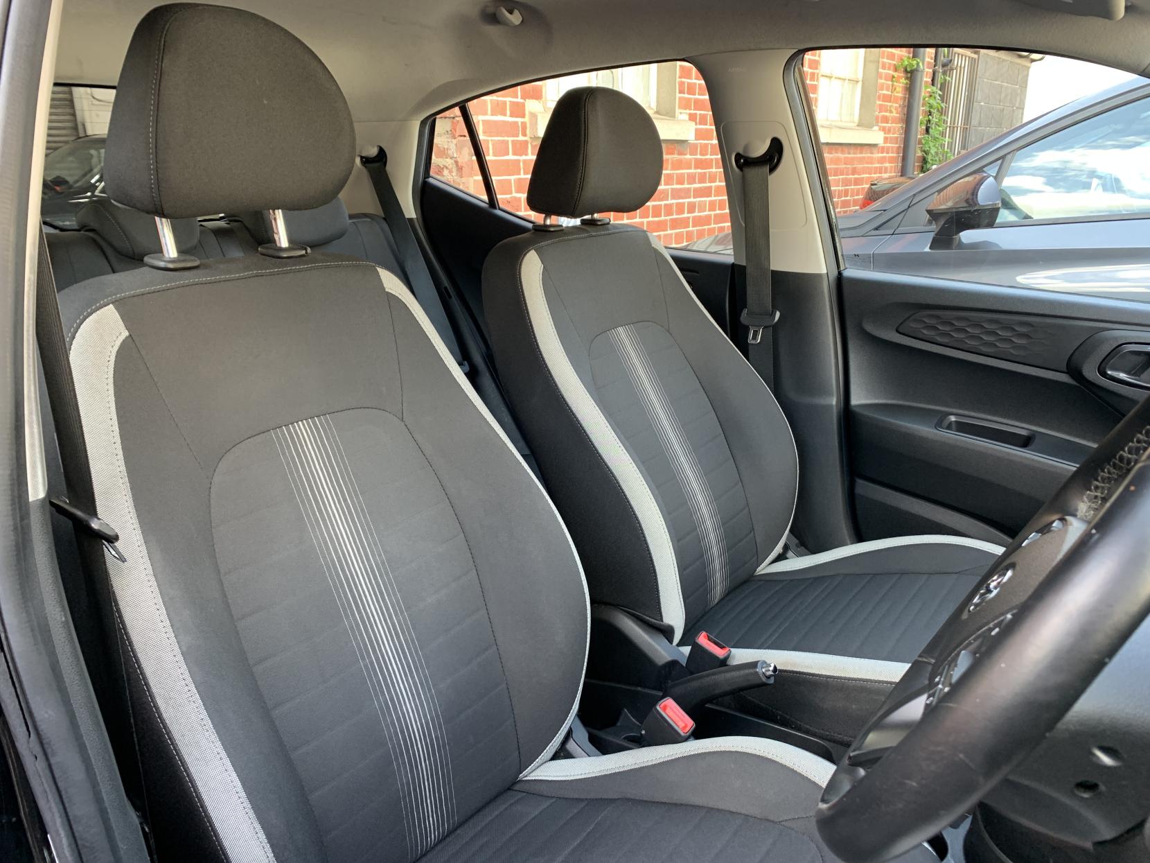 Hyundai i10 1.0 SE Connect Hatchback 5dr Petrol Manual Euro 6 (s/s) (67 ps)