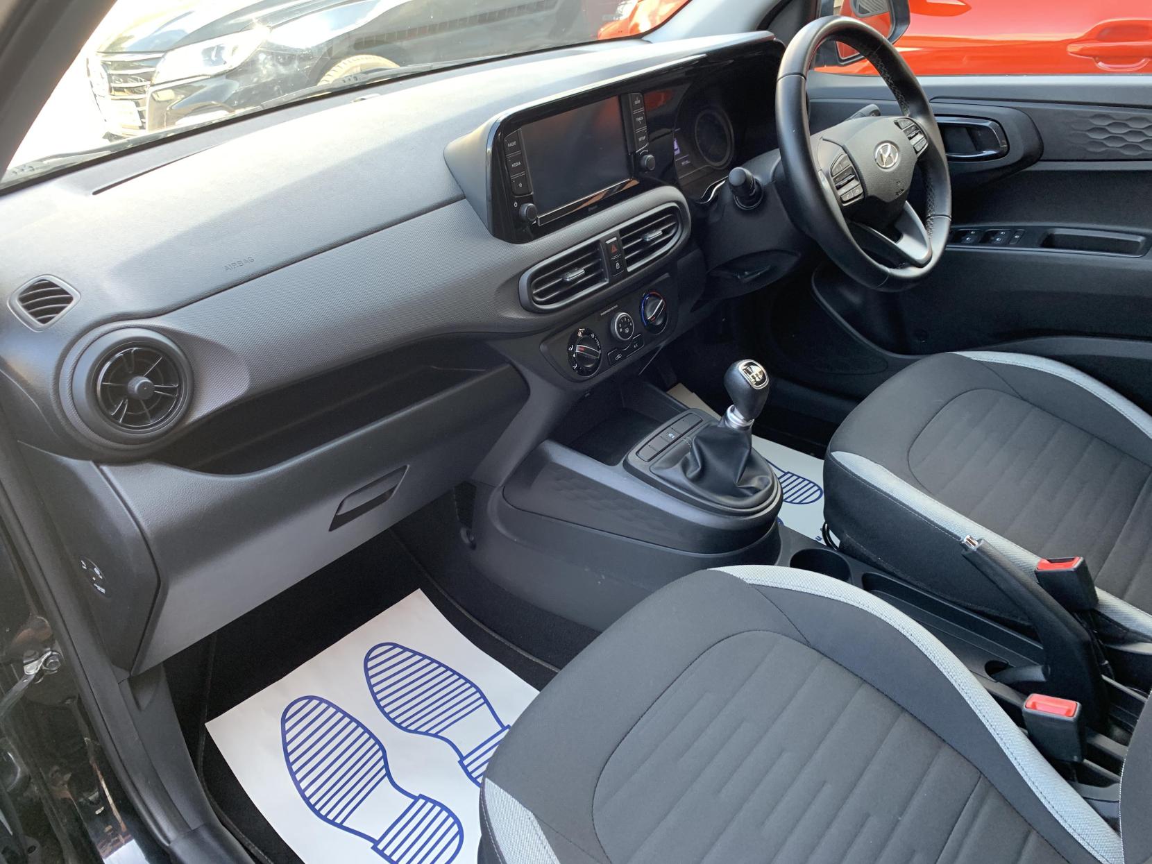 Hyundai i10 1.0 SE Connect Hatchback 5dr Petrol Manual Euro 6 (s/s) (67 ps)