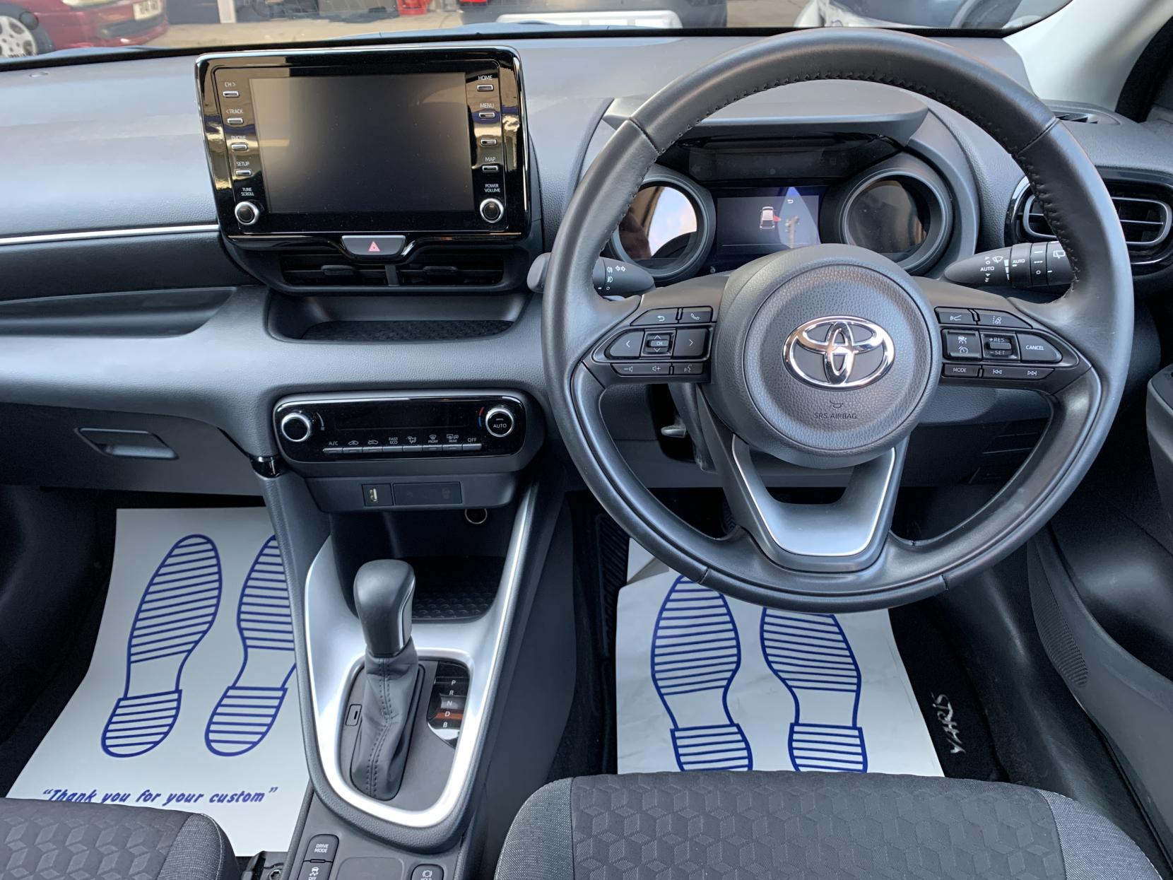 Toyota Yaris 1.5 VVT-h Design Hatchback 5dr Petrol Hybrid E-CVT Euro 6 (s/s) (116 ps)