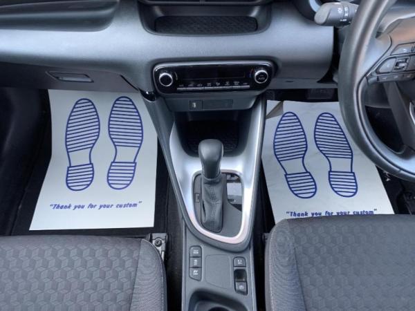 Toyota Yaris 1.5 VVT-h Design Hatchback 5dr Petrol Hybrid E-CVT Euro 6 (s/s) (116 ps)