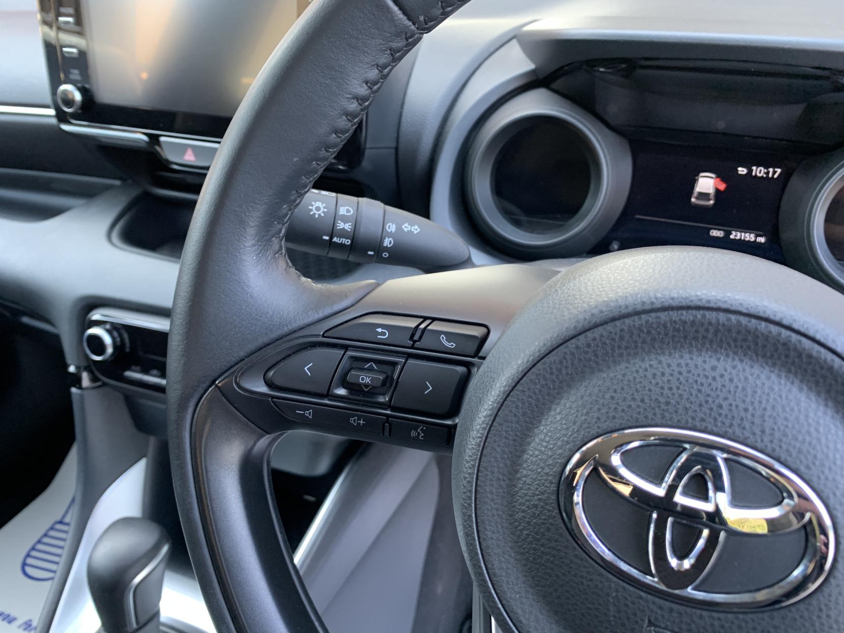 Toyota Yaris 1.5 VVT-h Design Hatchback 5dr Petrol Hybrid E-CVT Euro 6 (s/s) (116 ps)