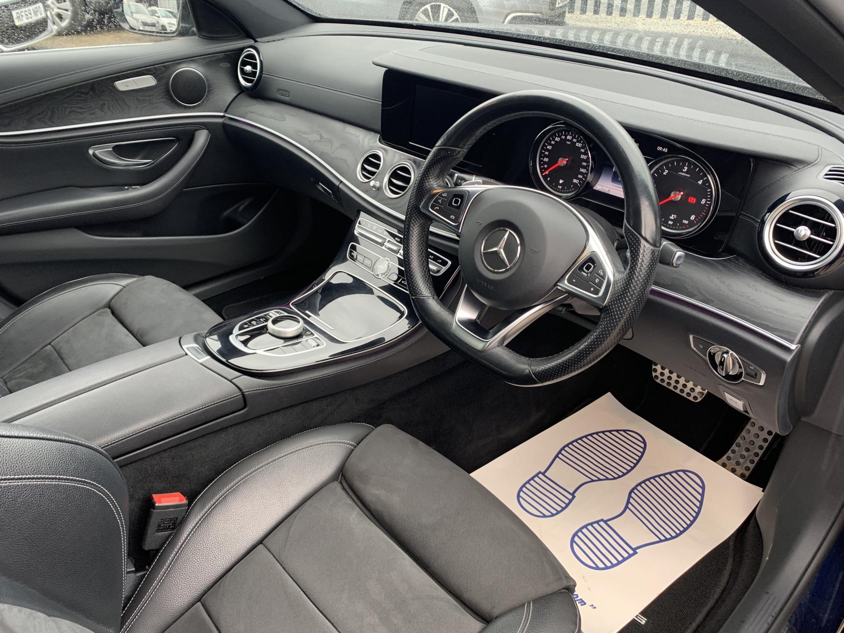 Mercedes-Benz E Class 2.0 E220d AMG Line Saloon 4dr Diesel G-Tronic+ Euro 6 (s/s) (194 ps)