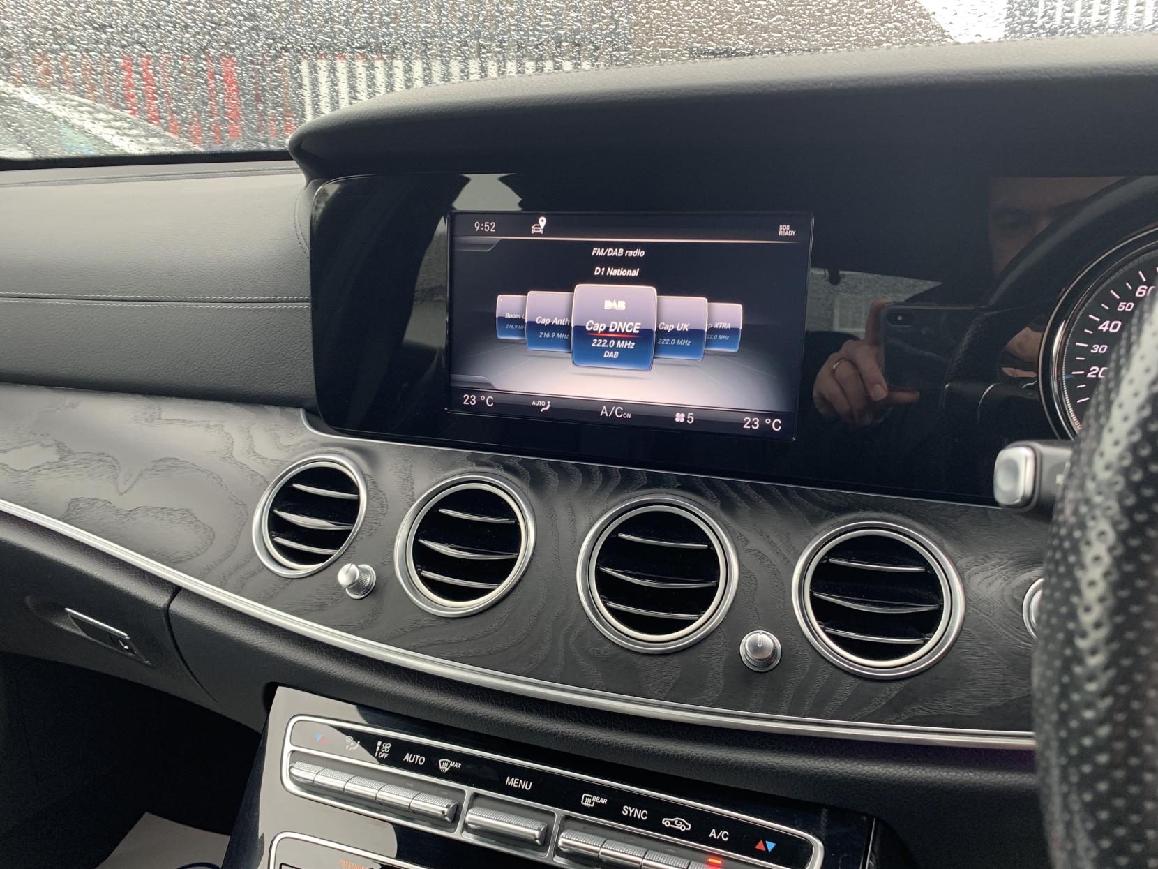 Mercedes-Benz E Class 2.0 E220d AMG Line Saloon 4dr Diesel G-Tronic+ Euro 6 (s/s) (194 ps)