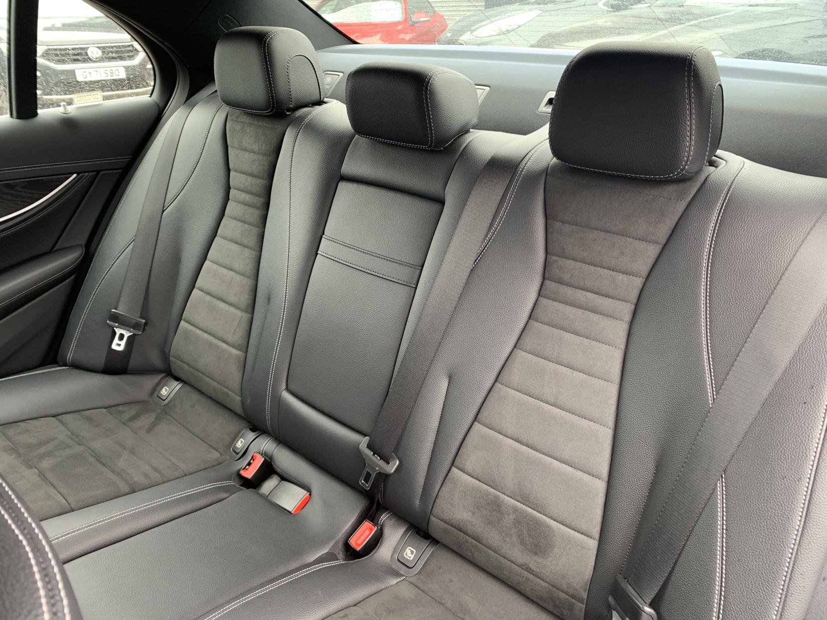 Mercedes-Benz E Class 2.0 E220d AMG Line Saloon 4dr Diesel G-Tronic+ Euro 6 (s/s) (194 ps)