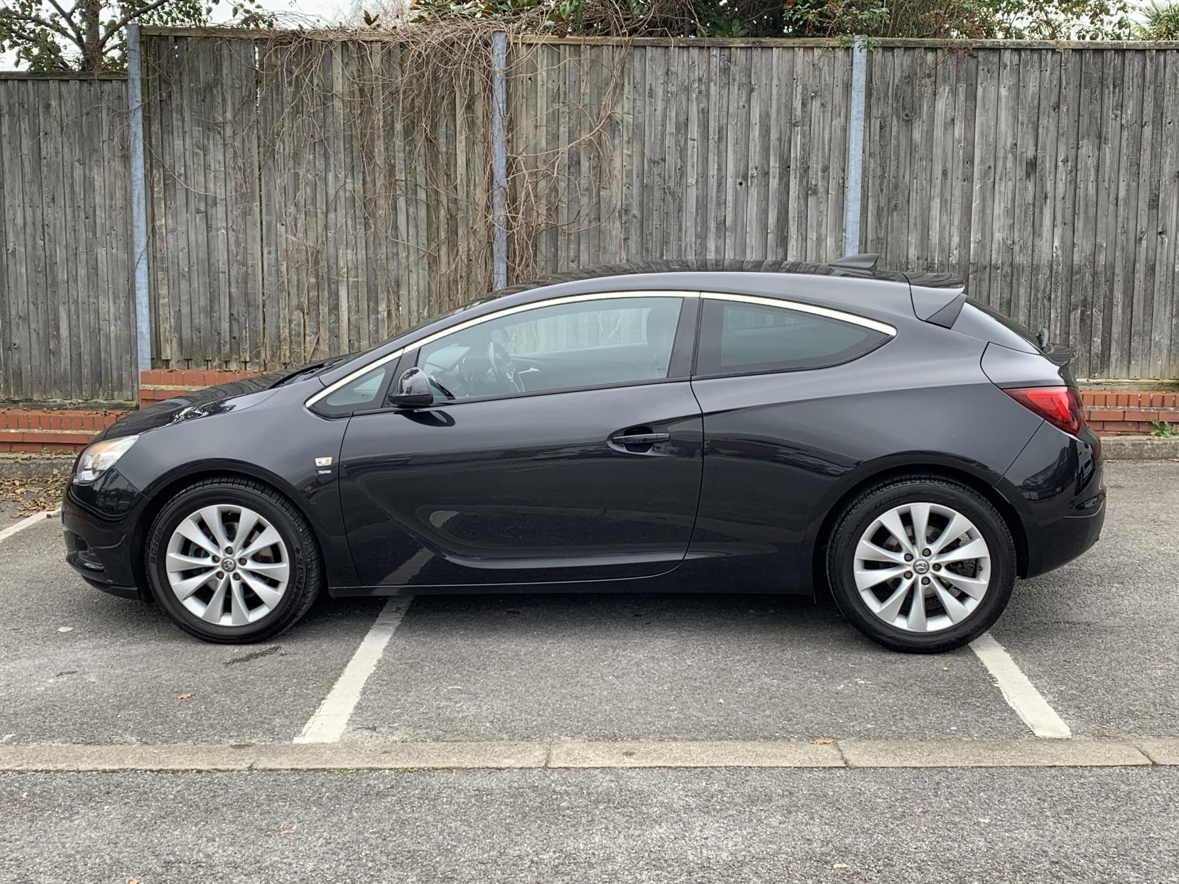 Vauxhall Astra GTC 1.4i Turbo SRi Coupe 3dr Petrol Manual Euro 6 (s/s) (120 ps)