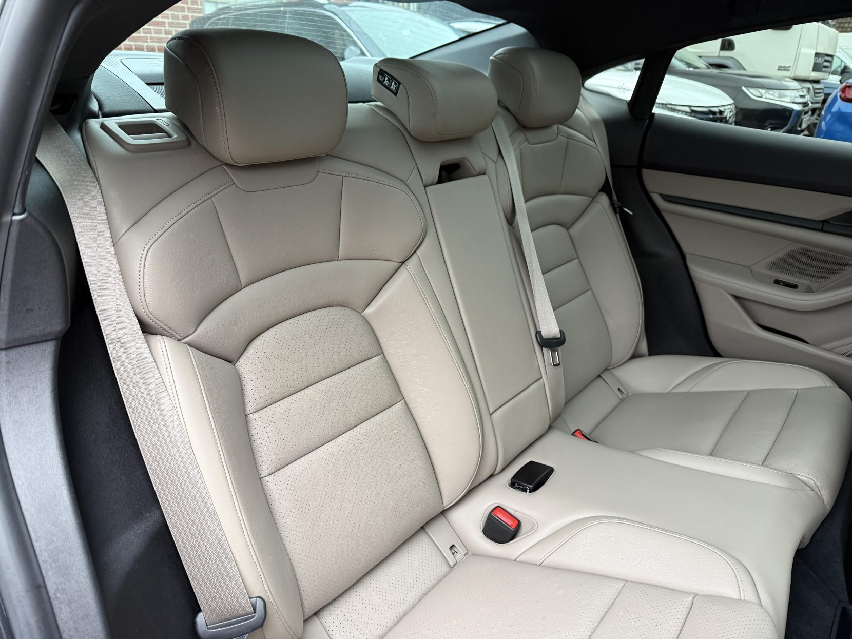 Porsche Taycan Performance Plus 93.4kWh 4S Saloon 4dr Electric Auto 4WD (571 ps)