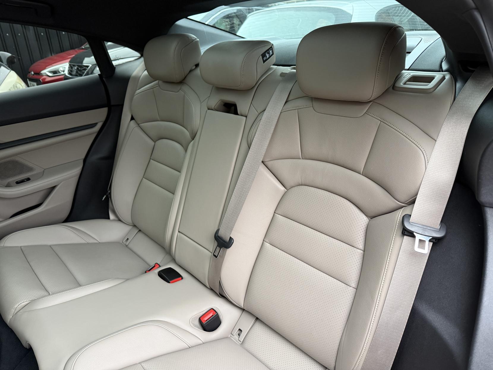 Porsche Taycan Performance Plus 93.4kWh 4S Saloon 4dr Electric Auto 4WD (571 ps)