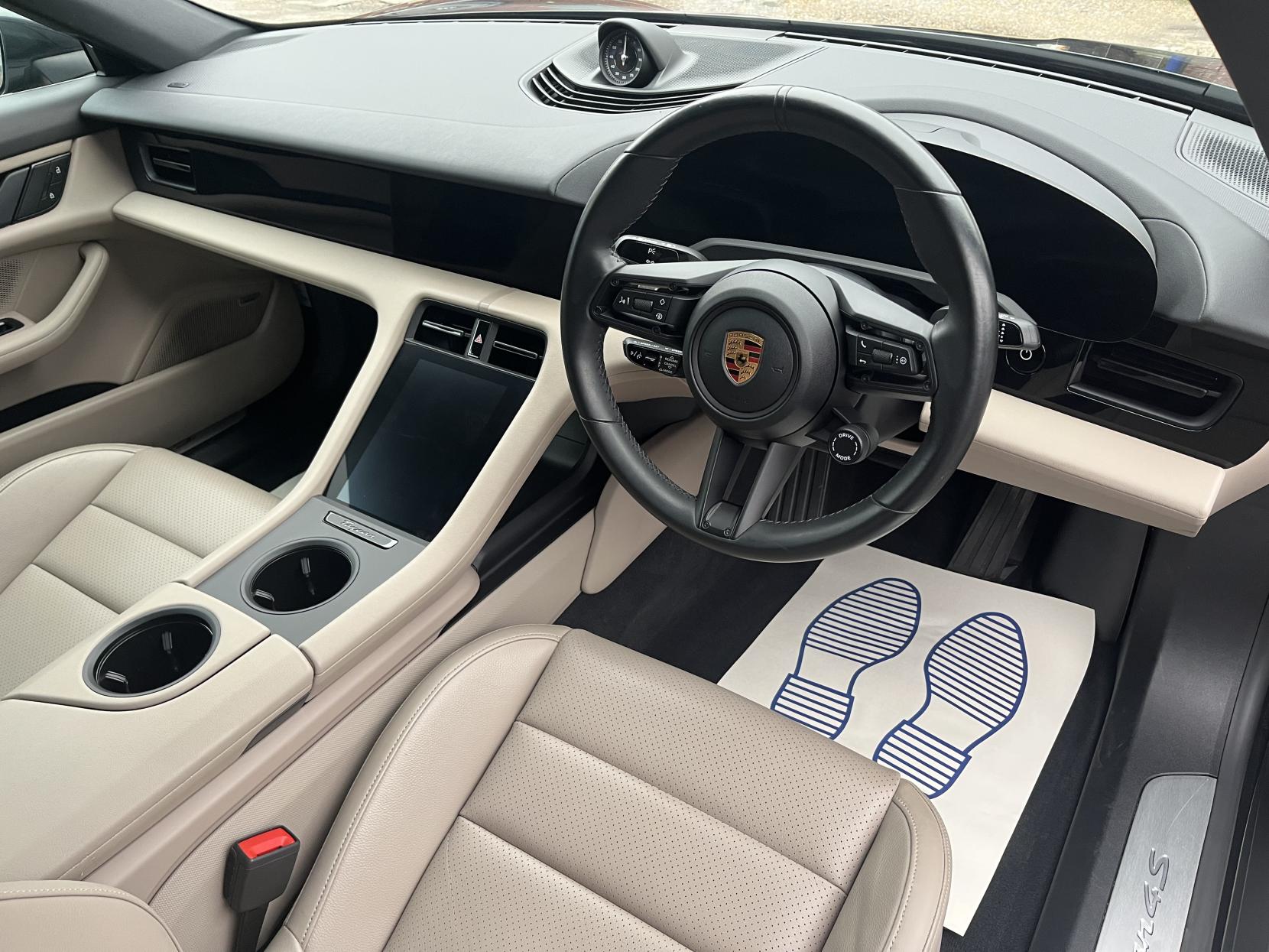 Porsche Taycan Performance Plus 93.4kWh 4S Saloon 4dr Electric Auto 4WD (571 ps)