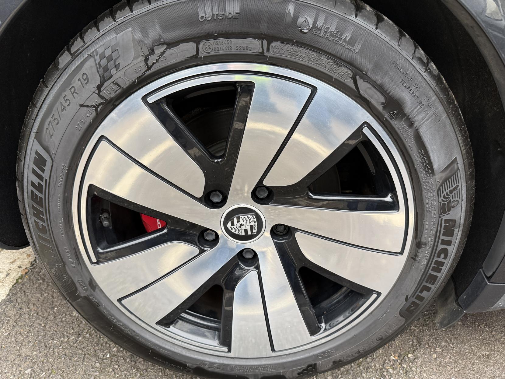 Porsche Taycan Performance Plus 93.4kWh 4S Saloon 4dr Electric Auto 4WD (571 ps)