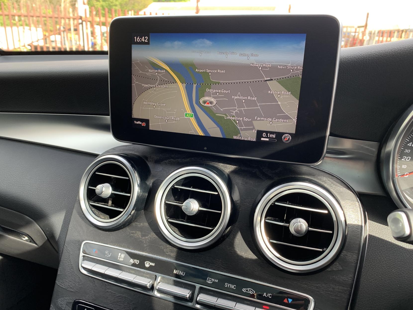 Mercedes-Benz GLC 2.1 GLC250d AMG Line (Premium Plus) SUV 5dr Diesel G-Tronic 4MATIC Euro 6 (s/s) (204 ps)