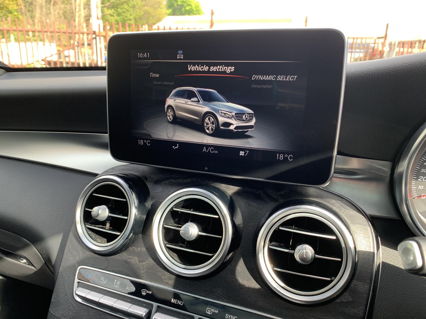 Mercedes-Benz GLC 2.1 GLC250d AMG Line (Premium Plus) SUV 5dr Diesel G-Tronic 4MATIC Euro 6 (s/s) (204 ps)