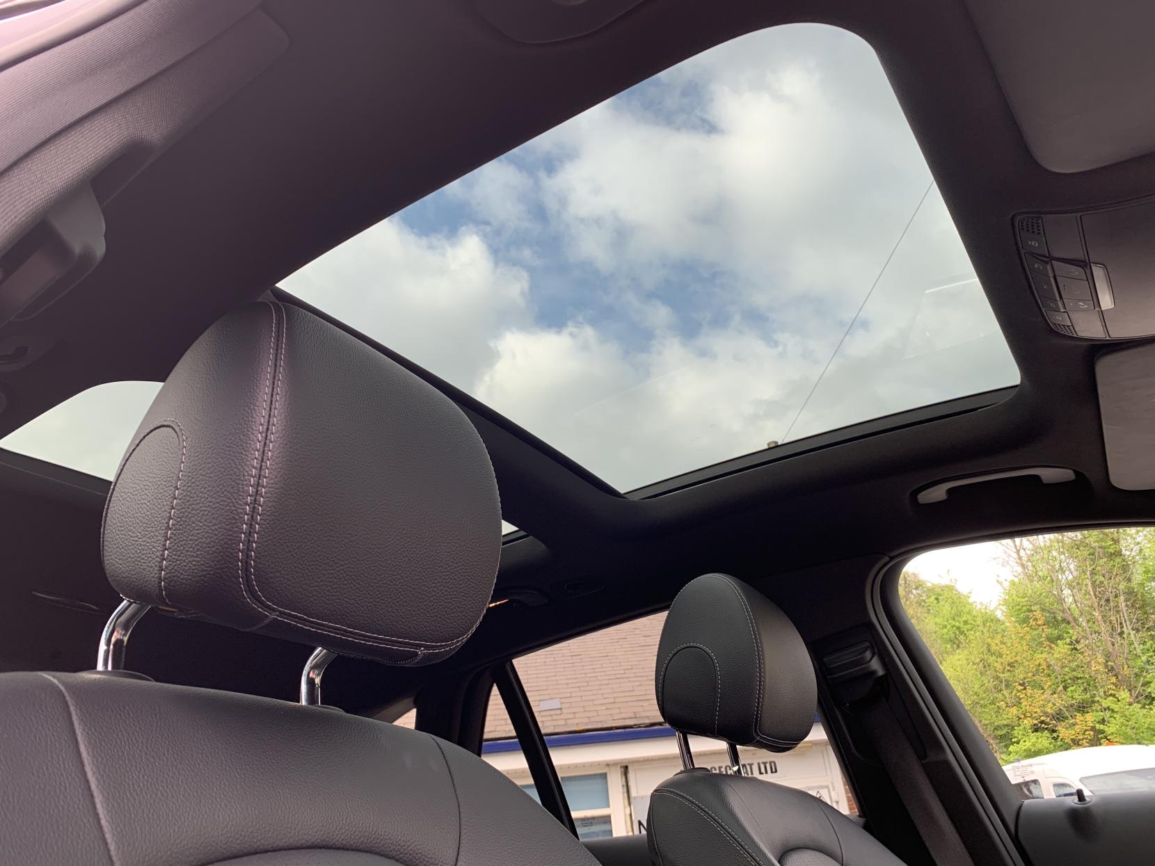 Mercedes-Benz GLC 2.1 GLC250d AMG Line (Premium Plus) SUV 5dr Diesel G-Tronic 4MATIC Euro 6 (s/s) (204 ps)