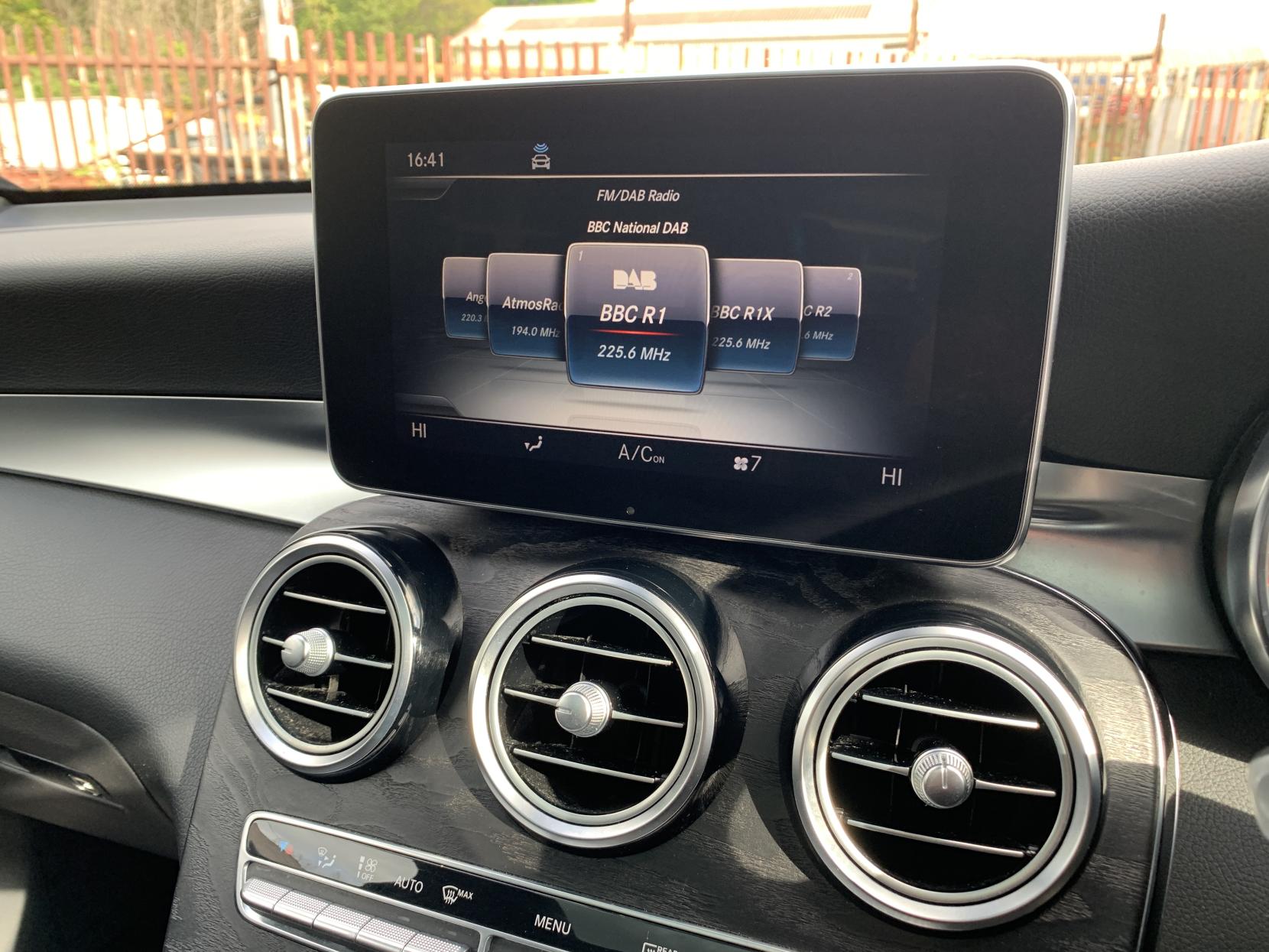 Mercedes-Benz GLC 2.1 GLC250d AMG Line (Premium Plus) SUV 5dr Diesel G-Tronic 4MATIC Euro 6 (s/s) (204 ps)