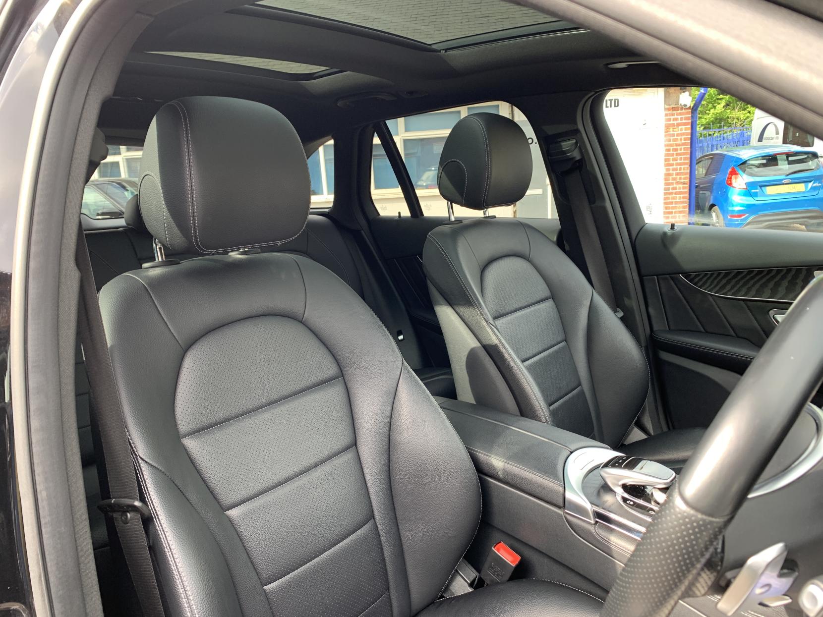 Mercedes-Benz GLC 2.1 GLC250d AMG Line (Premium Plus) SUV 5dr Diesel G-Tronic 4MATIC Euro 6 (s/s) (204 ps)