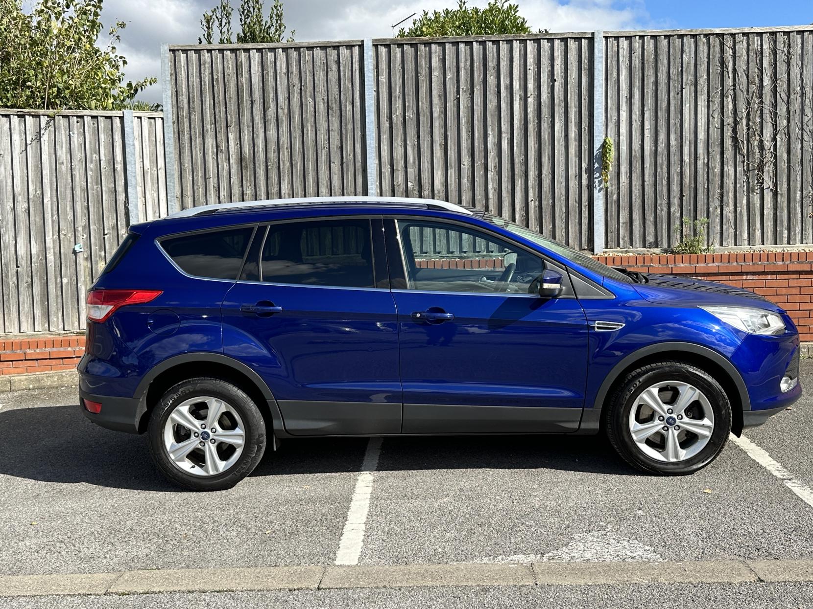 Ford Kuga 2.0 TDCi Zetec SUV 5dr Diesel Manual 2WD Euro 6 (s/s) (150 ps)