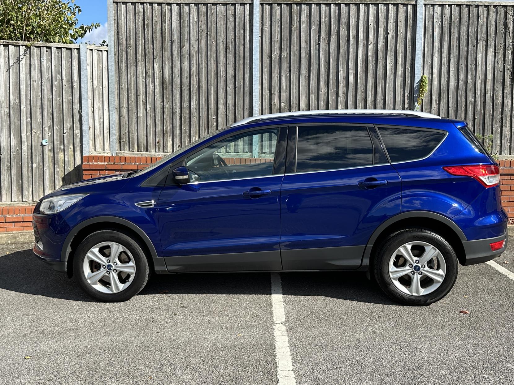 Ford Kuga 2.0 TDCi Zetec SUV 5dr Diesel Manual 2WD Euro 6 (s/s) (150 ps)