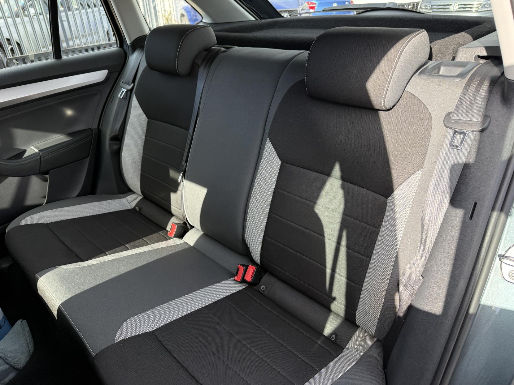 Skoda Rapid Spaceback 1.0 TSI GPF SE Tech Hatchback 5dr Petrol Manual Euro 6 (s/s) (95 ps)