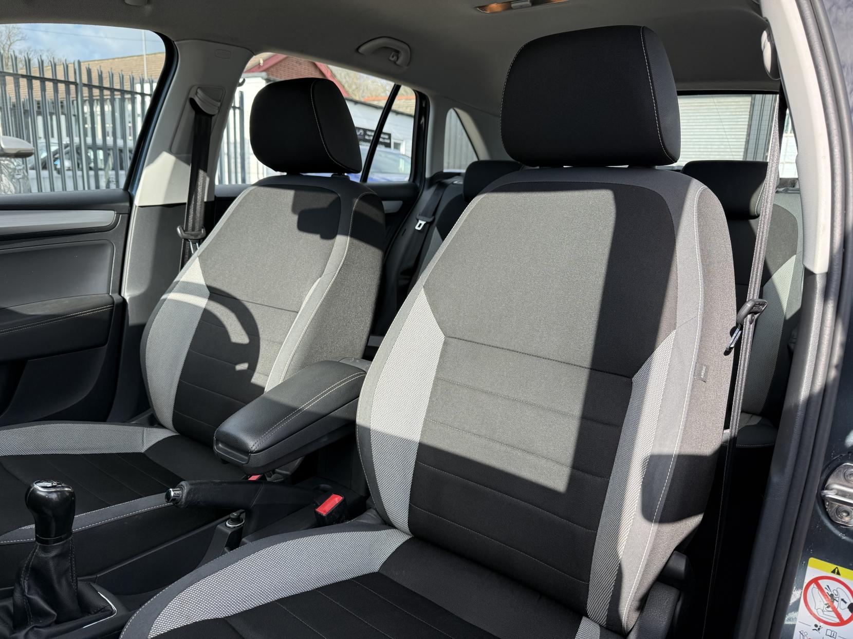 Skoda Rapid Spaceback 1.0 TSI GPF SE Tech Hatchback 5dr Petrol Manual Euro 6 (s/s) (95 ps)