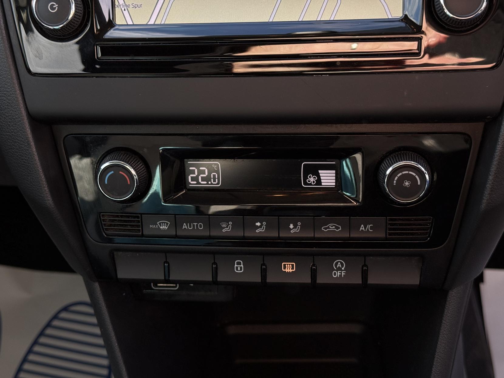 Skoda Rapid Spaceback 1.0 TSI GPF SE Tech Hatchback 5dr Petrol Manual Euro 6 (s/s) (95 ps)