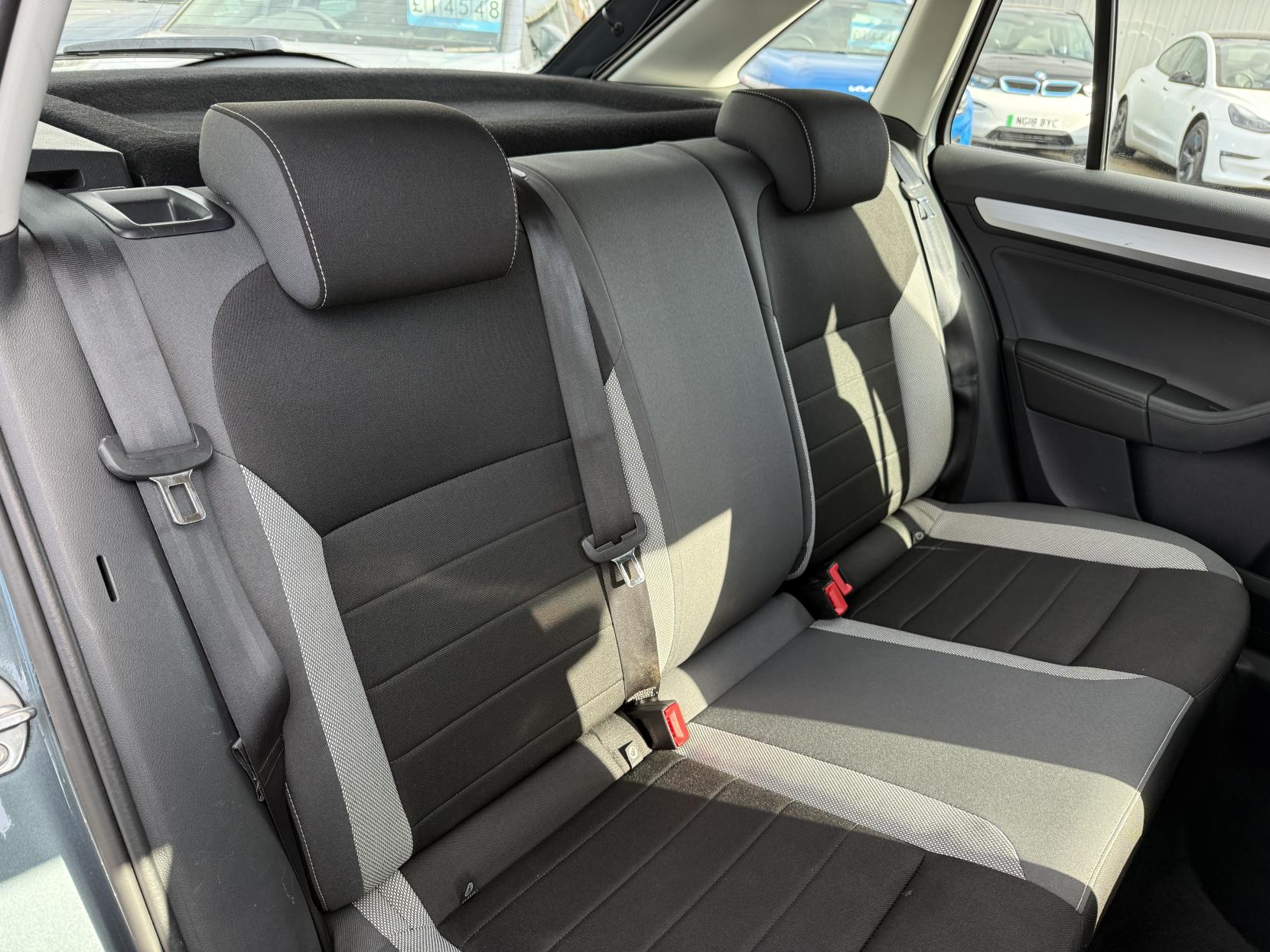 Skoda Rapid Spaceback 1.0 TSI GPF SE Tech Hatchback 5dr Petrol Manual Euro 6 (s/s) (95 ps)