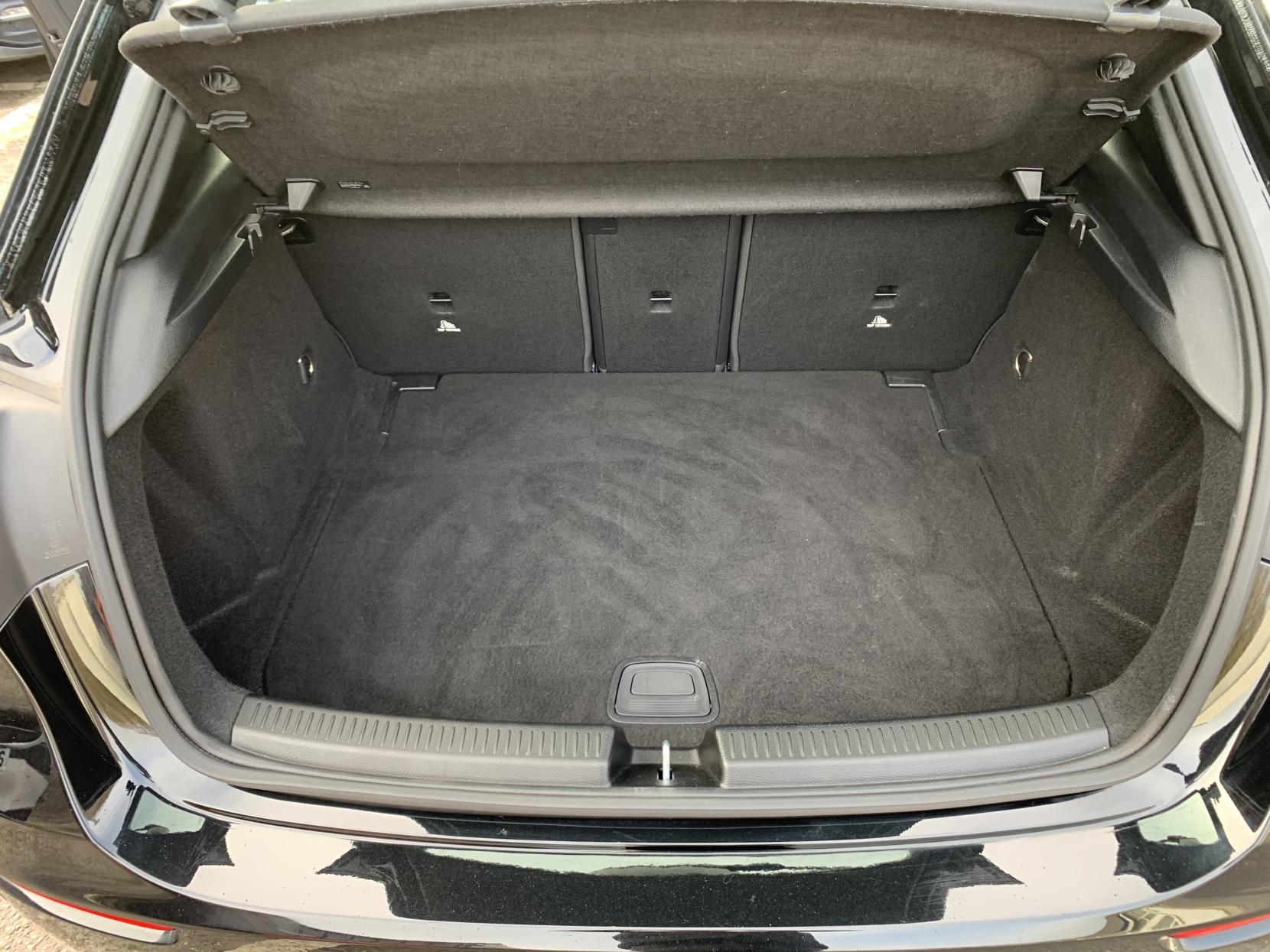 Mercedes-Benz A Class 1.5 A180d Sport (Executive) Hatchback 5dr Diesel 7G-DCT Euro 6 (s/s) (116 ps)