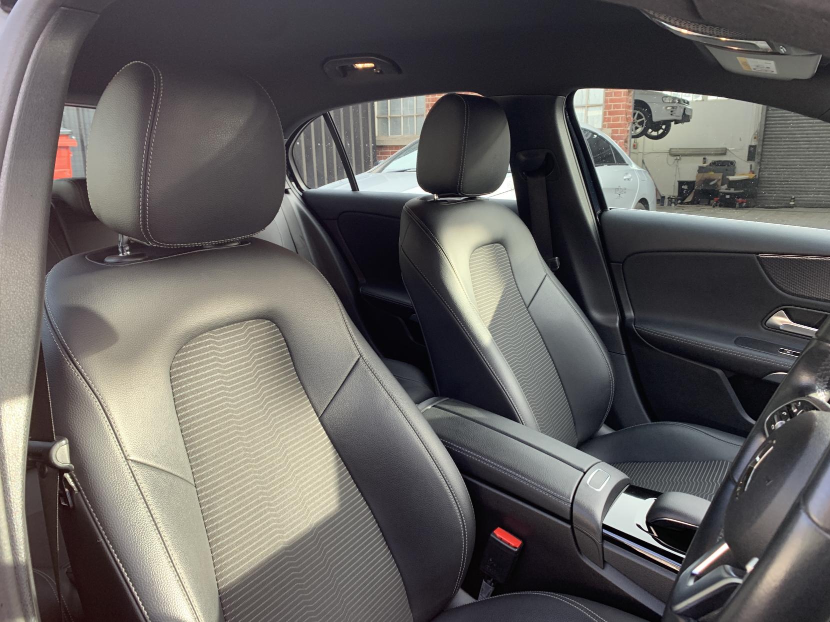 Mercedes-Benz A Class 1.5 A180d Sport (Executive) Hatchback 5dr Diesel 7G-DCT Euro 6 (s/s) (116 ps)