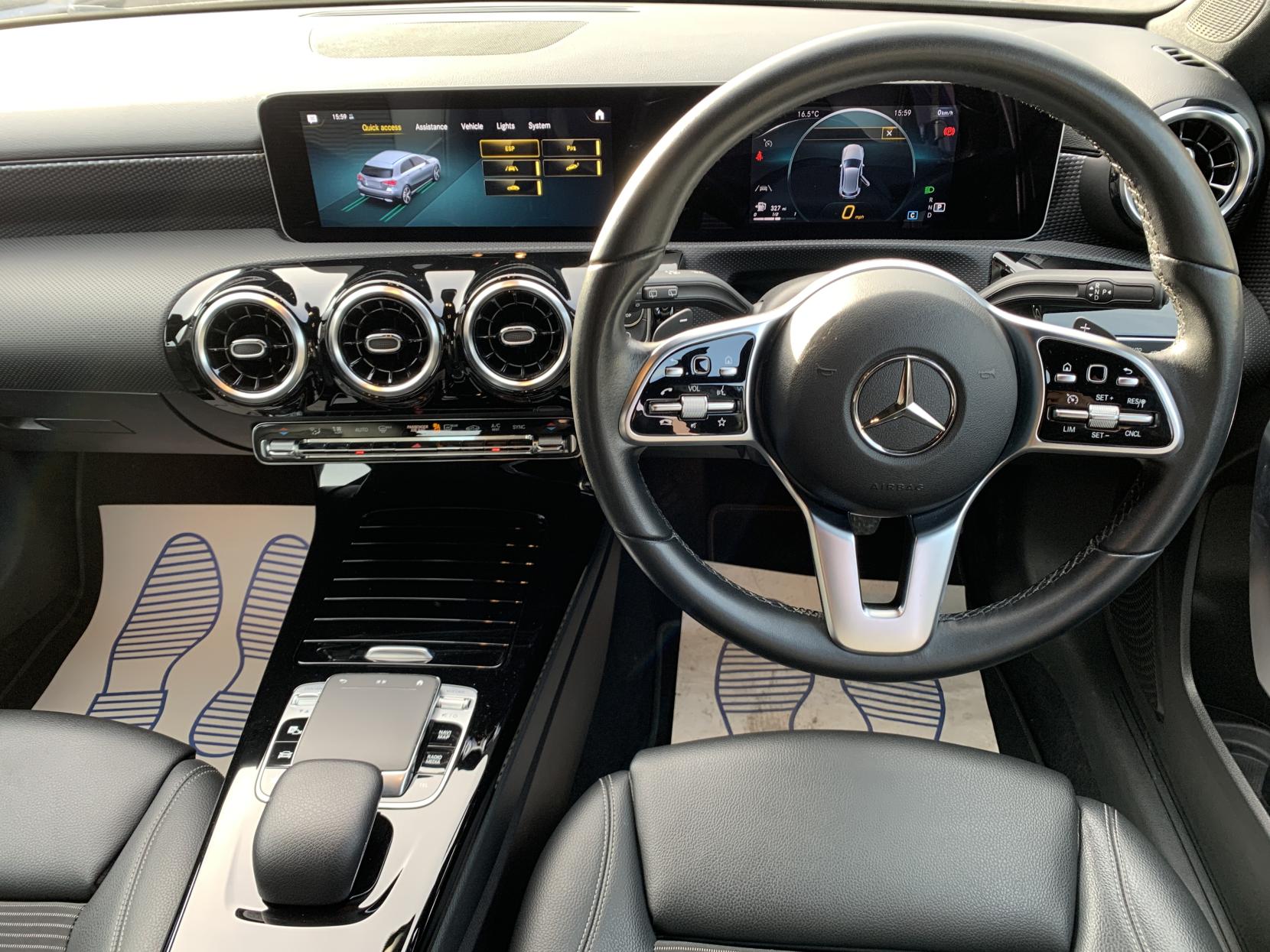 Mercedes-Benz A Class 1.5 A180d Sport (Executive) Hatchback 5dr Diesel 7G-DCT Euro 6 (s/s) (116 ps)