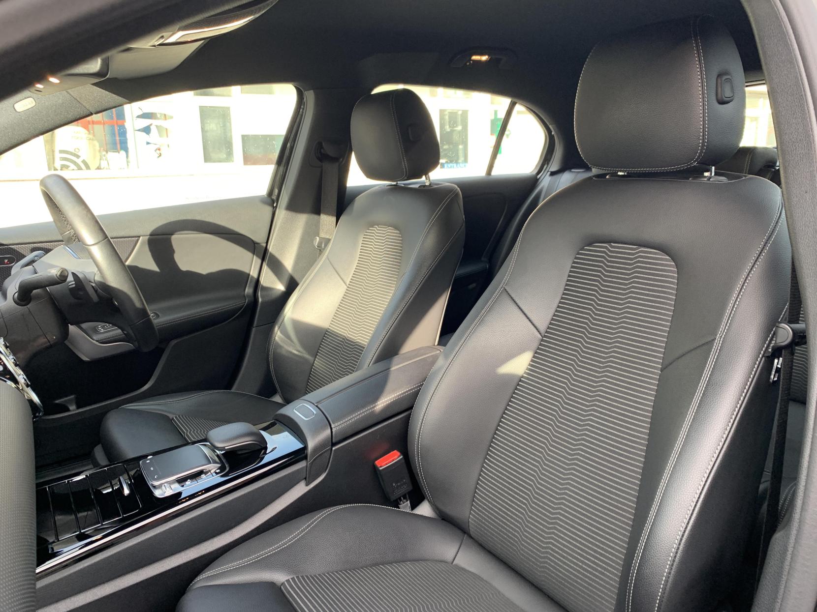 Mercedes-Benz A Class 1.5 A180d Sport (Executive) Hatchback 5dr Diesel 7G-DCT Euro 6 (s/s) (116 ps)