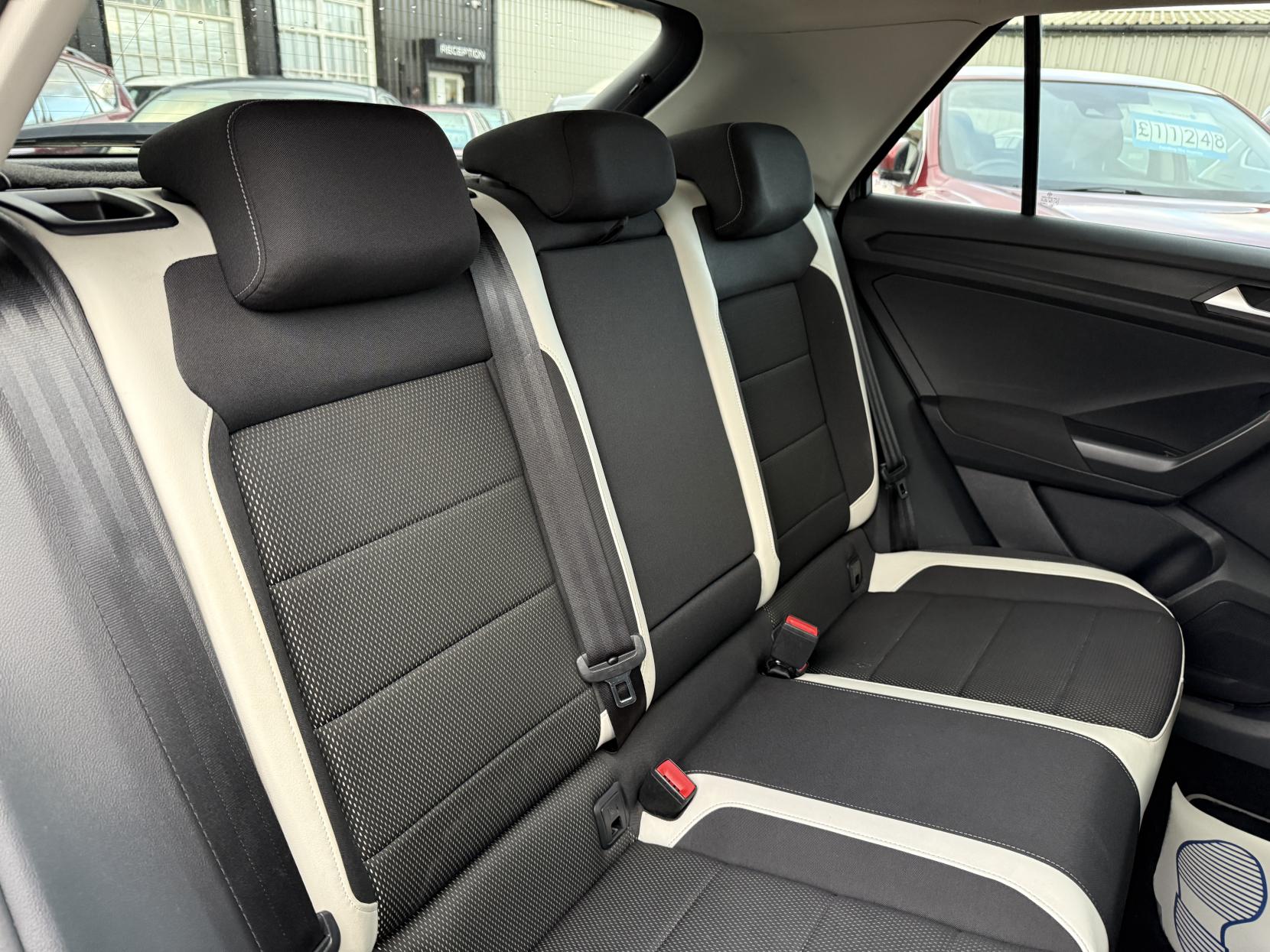 Volkswagen T-Roc 1.6 TDI SEL SUV 5dr Diesel Manual Euro 6 (s/s) (115 ps)